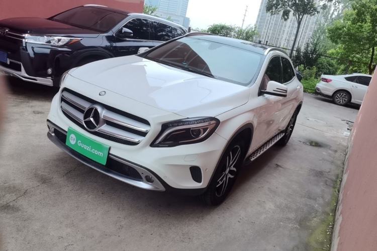 Used Mercedes-Benz GLA 2016 GLA 200 Fashion Model Guazi used car, China used car export, Used car for sale, Used Mercedes-Benz cars, Cheapest cars for sale