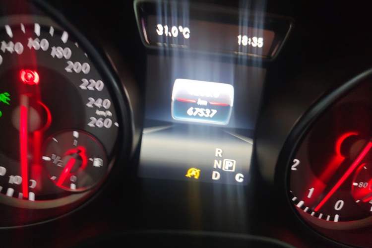 Used Mercedes-Benz GLA 2016 GLA 220 4MATIC Luxury Model Odometer Close Up