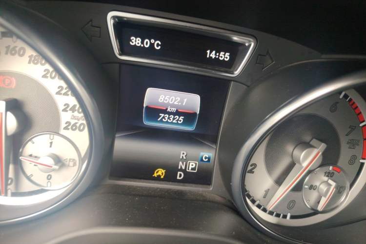 Used Mercedes-Benz GLA 2016 GLA 200 Fashion Model Odometer Close Up