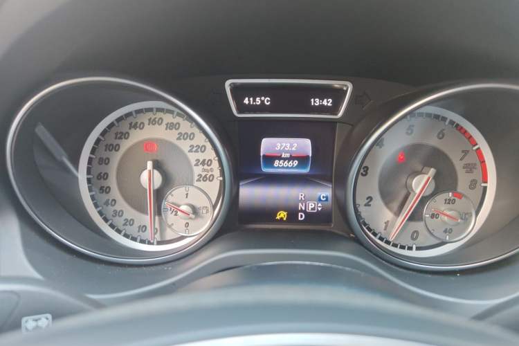 Used Mercedes-Benz GLA 2016 GLA 200 Sport Edition Odometer Close Up