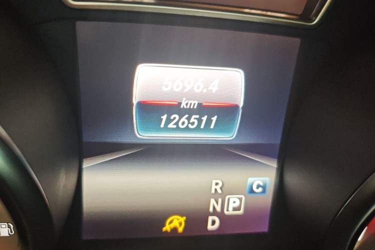 Used Mercedes-Benz GLA 2016 GLA 200 Sport Edition Odometer Close Up