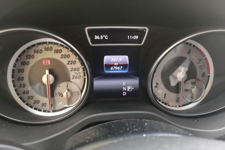 Used Mercedes-Benz GLA 2016 GLA 200 Sport Edition Odometer Close Up