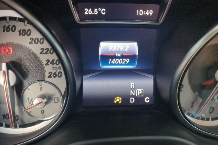 Used Mercedes-Benz GLA 2016 GLA 200 Fashion Model Odometer Close Up