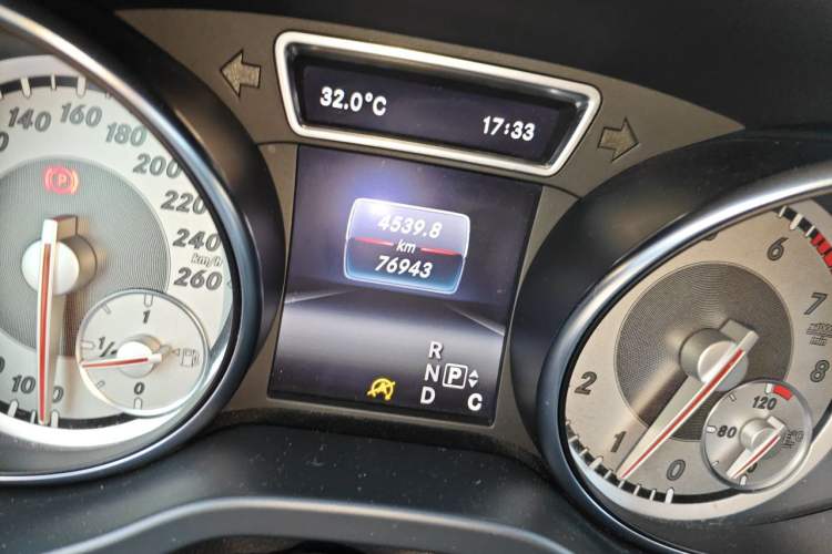 Used Mercedes-Benz GLA 2016 GLA 200 Sport Edition Odometer Close Up