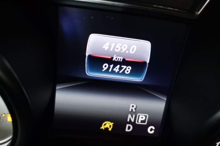 Used Mercedes-Benz GLA 2016 GLA 200 Sport Edition Odometer Close Up