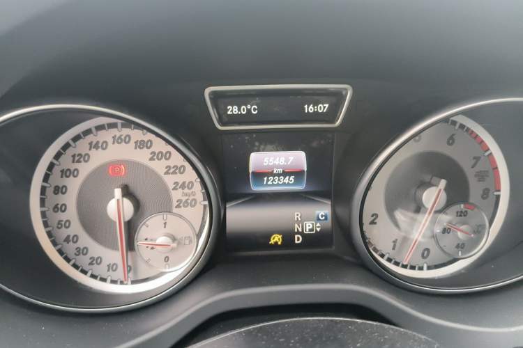 Used Mercedes-Benz GLA 2016 GLA 200 Sport Edition Odometer Close Up