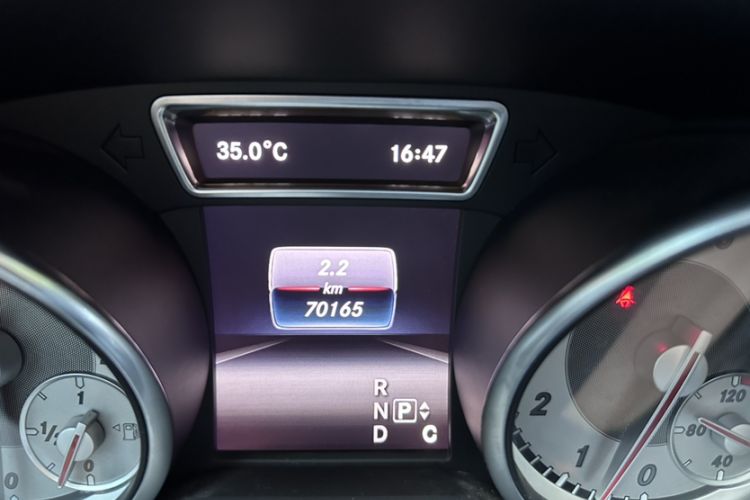 Used Mercedes-Benz GLA 2016 GLA 220 4MATIC Luxury Model Odometer Close Up