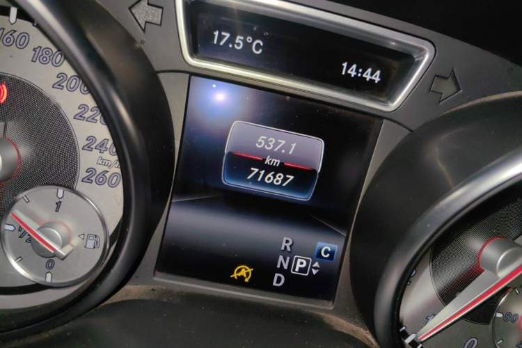 Used Mercedes-Benz GLA 2016 GLA 200 Sport Edition Odometer Close Up