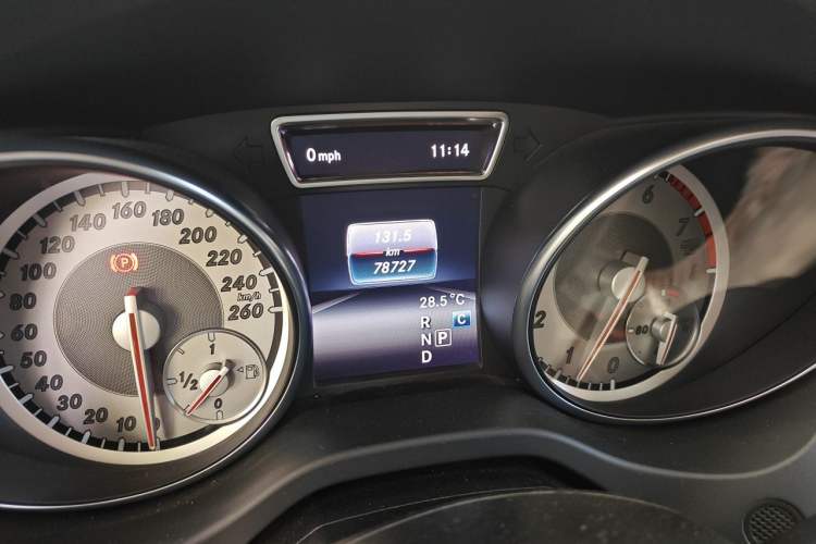 Used Mercedes-Benz GLA 2016 GLA 200 Fashion Model Odometer Close Up