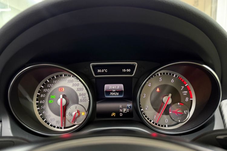 Used Mercedes-Benz GLA 2016 GLA 200 Fashion Model Odometer Close Up
