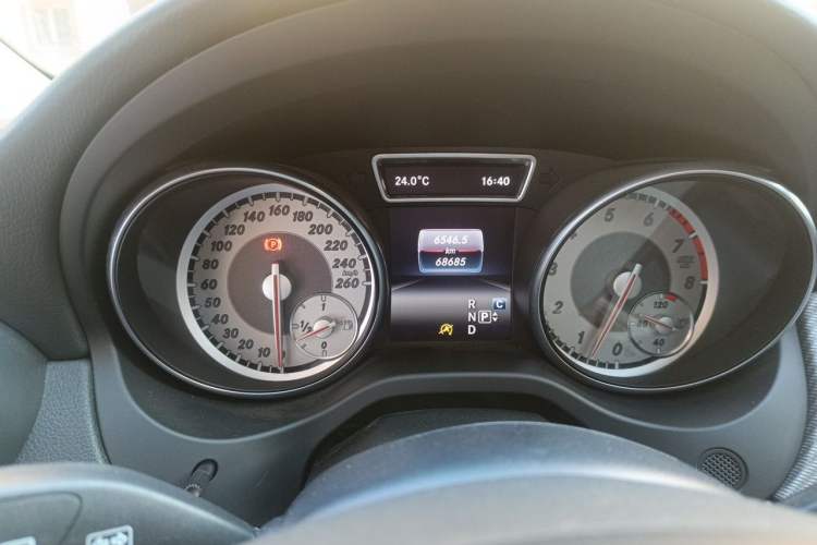 Used Mercedes-Benz GLA 2016 GLA 200 Sport Edition Odometer Close Up