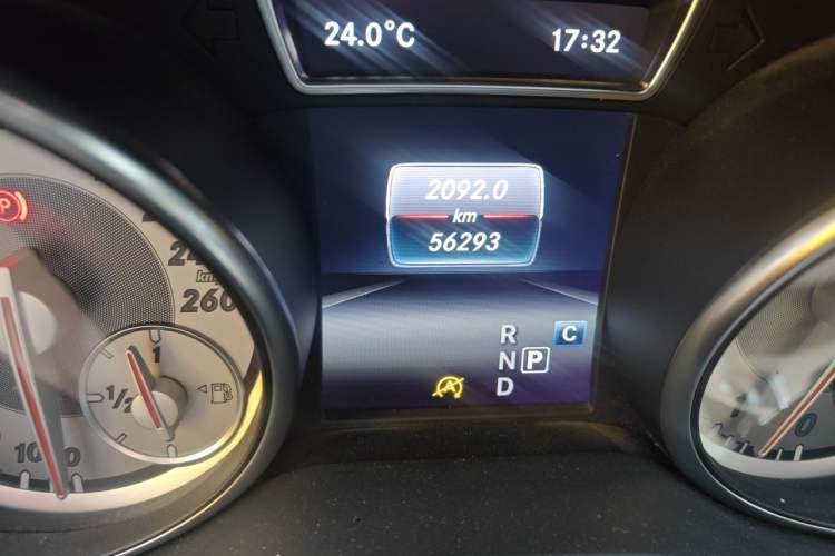 Used Mercedes-Benz GLA 2016 GLA 200 Sport Edition Odometer Close Up
