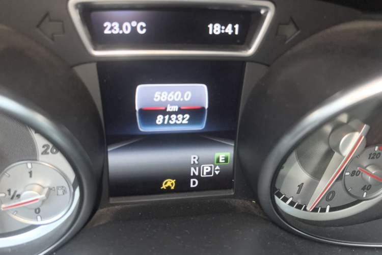 Used Mercedes-Benz GLA 2016 GLA 220 4MATIC Fashion Edition Odometer Close Up