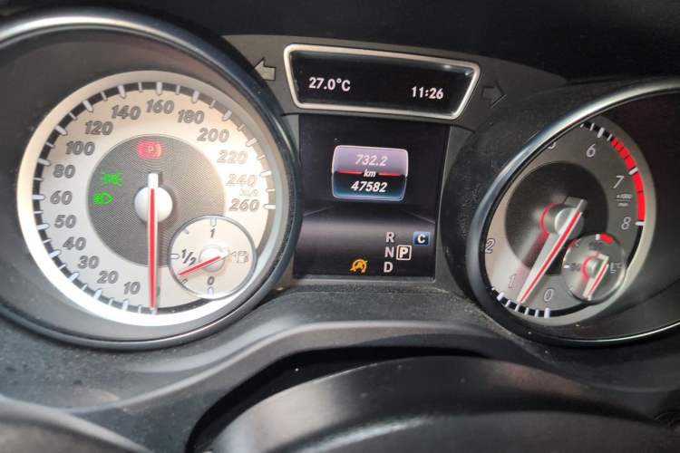 Used Mercedes-Benz GLA 2016 GLA 200 Fashion Model Odometer Close Up