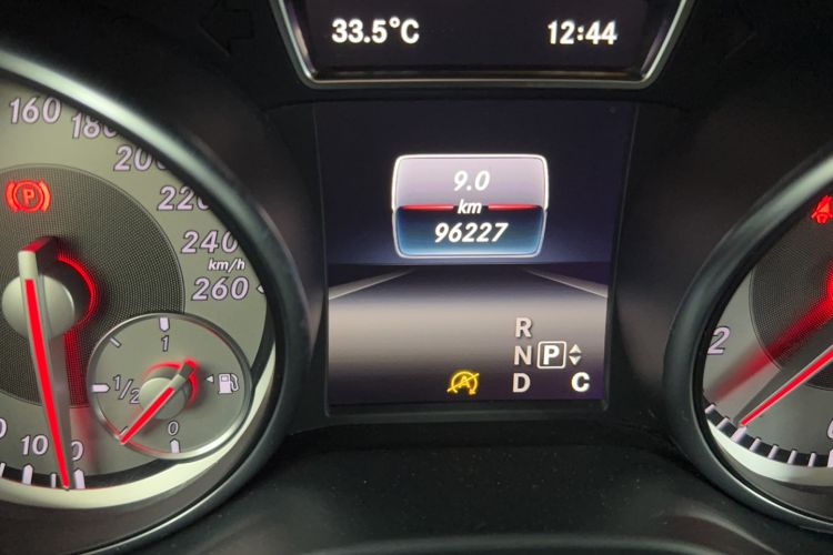 Used Mercedes-Benz GLA 2016 GLA 200 Fashion Model Odometer Close Up