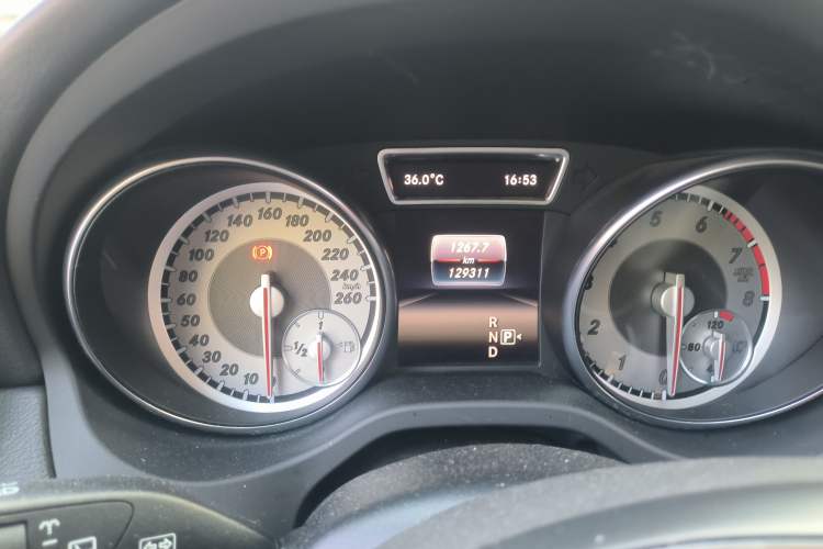 Used Mercedes-Benz GLA 2016 GLA 200 Sport Edition Odometer Close Up
