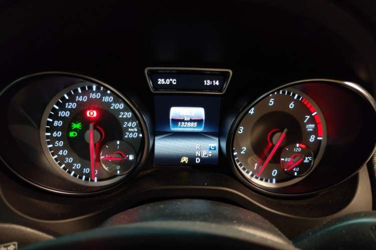 Used Mercedes-Benz GLA 2016 GLA 200 Sport Edition Odometer Close Up