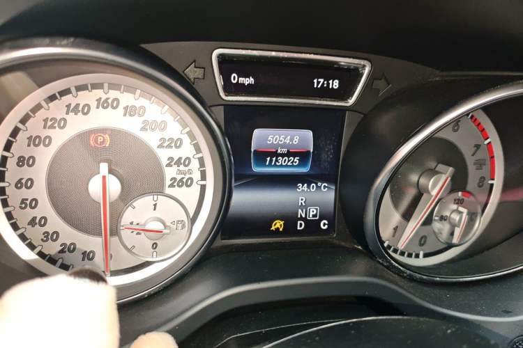Used Mercedes-Benz GLA 2016 GLA 200 Fashion Model Odometer Close Up