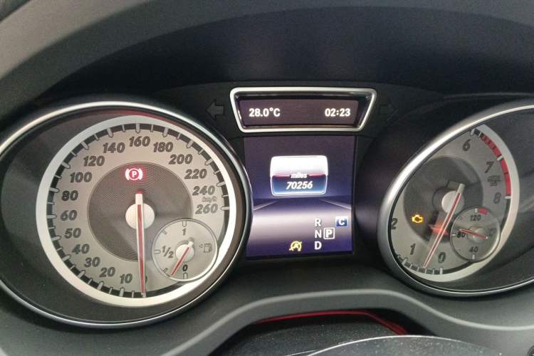Used Mercedes-Benz GLA 2016 GLA 200 Fashion Model Odometer Close Up