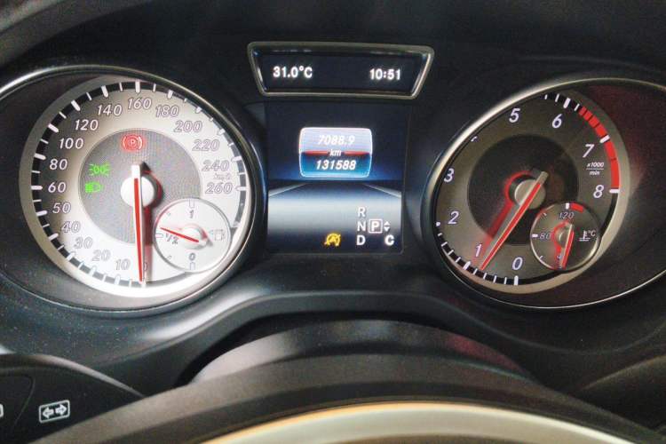 Used Mercedes-Benz GLA 2016 GLA 220 4MATIC Fashion Edition Odometer Close Up