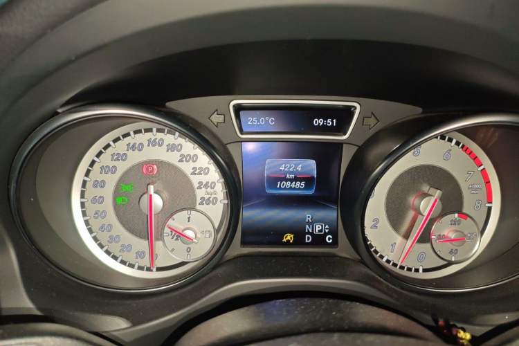 Used Mercedes-Benz GLA 2016 GLA 200 Sport Edition Odometer Close Up