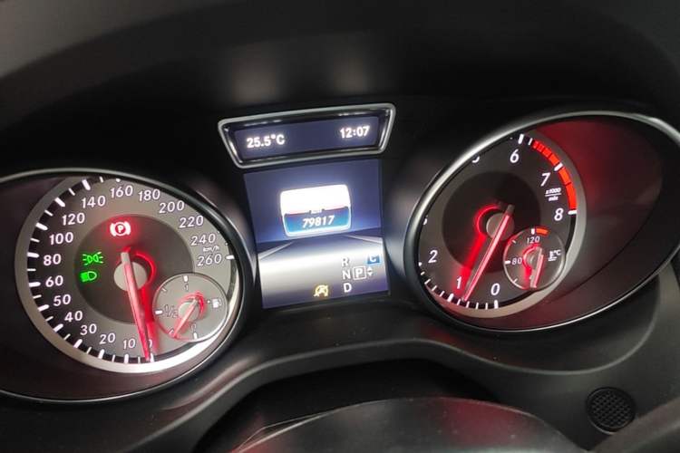 Used Mercedes-Benz GLA 2016 GLA 220 4MATIC Fashion Edition Odometer Close Up
