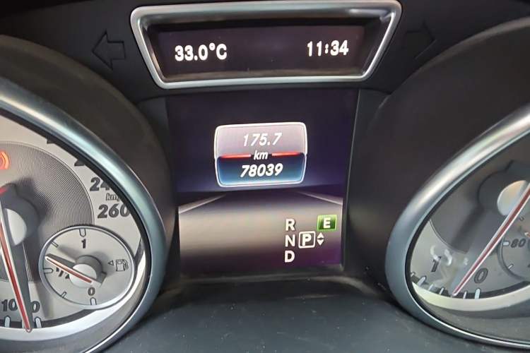 Used Mercedes-Benz GLA 2016 GLA 200 Fashion Model Odometer Close Up