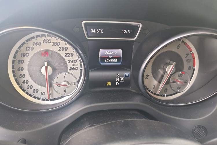 Used Mercedes-Benz GLA 2016 GLA 220 4MATIC Fashion Edition Odometer Close Up