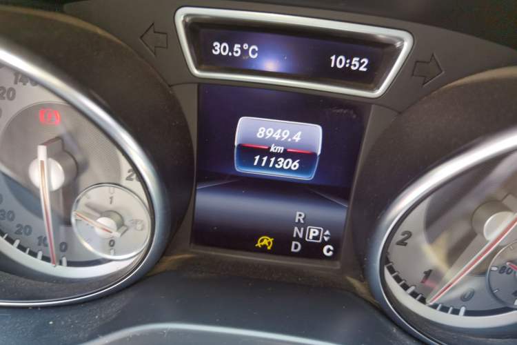 Used Mercedes-Benz GLA 2016 GLA 200 Sport Edition Odometer Close Up