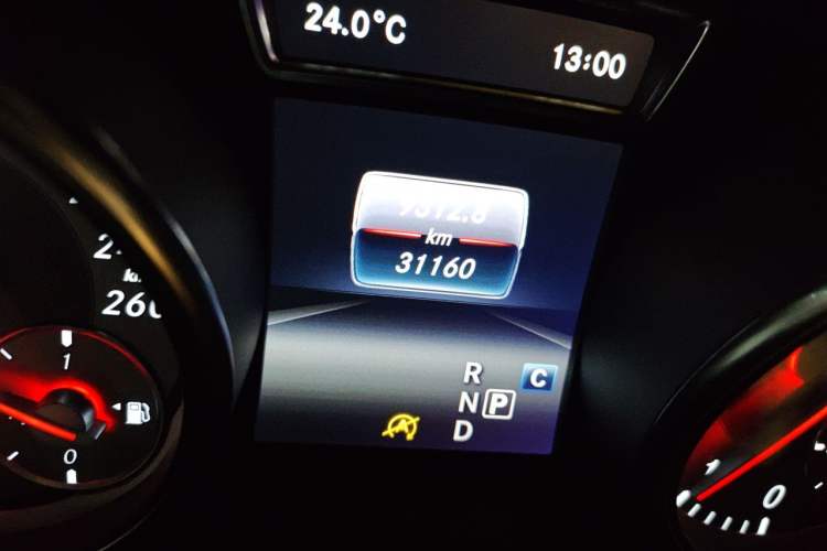 Used Mercedes-Benz GLA 2016 GLA 200 Sport Edition Odometer Close Up