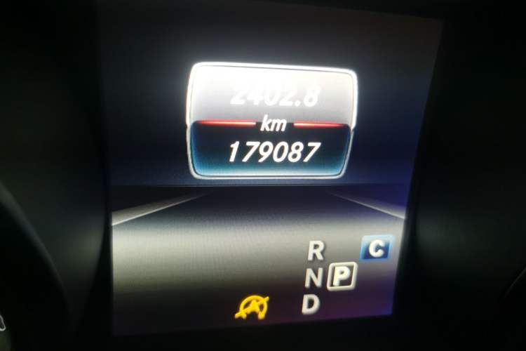 Used Mercedes-Benz GLA 2016 GLA 200 Sport Edition Odometer Close Up