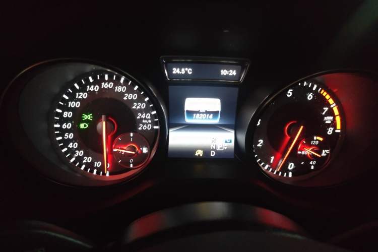 Used Mercedes-Benz GLA 2016 GLA 220 4MATIC Fashion Edition Odometer Close Up