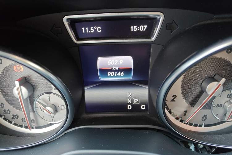 Used Mercedes-Benz GLA 2016 GLA 200 Fashion Model Odometer Close Up