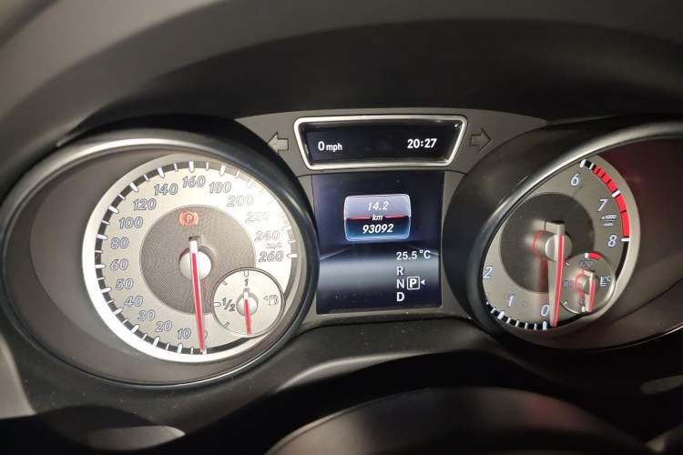 Used Mercedes-Benz GLA 2016 GLA 220 4MATIC Fashion Edition Odometer Close Up