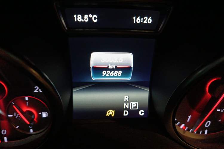 Used Mercedes-Benz GLA 2016 GLA 200 Fashion Model Odometer Close Up