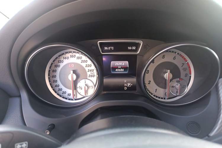 Used Mercedes-Benz GLA 2016 GLA 200 Fashion Model Odometer Close Up
