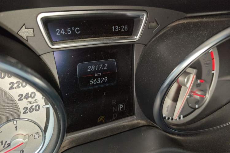 Used Mercedes-Benz GLA 2016 GLA 200 Fashion Model Odometer Close Up