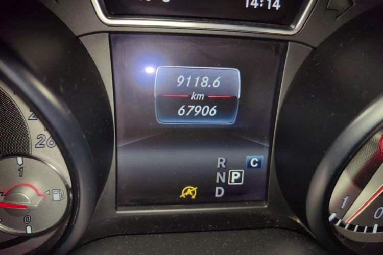 Used Mercedes-Benz GLA 2016 GLA 200 Fashion Model Odometer Close Up