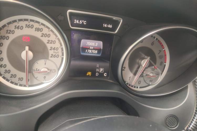 Used Mercedes-Benz GLA 2016 GLA 200 Sport Edition Odometer Close Up