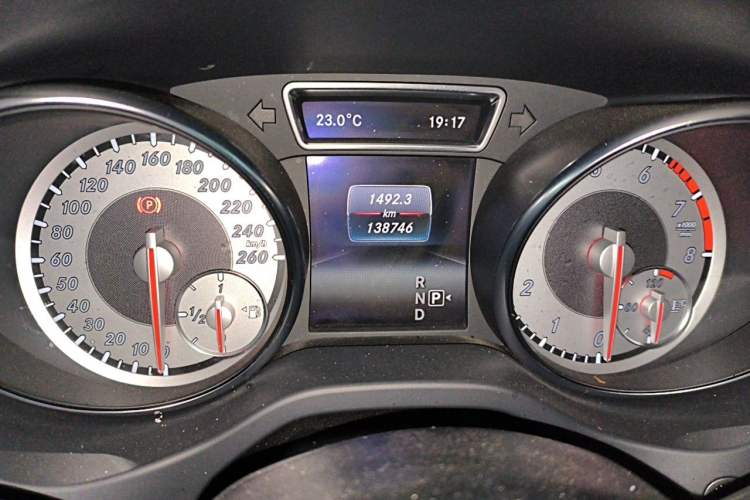 Used Mercedes-Benz GLA 2016 GLA 200 Sport Edition Odometer Close Up