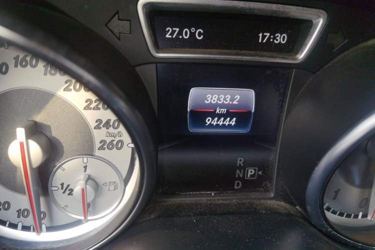 Used Mercedes-Benz GLA 2016 GLA 200 Sport Edition Odometer Close Up