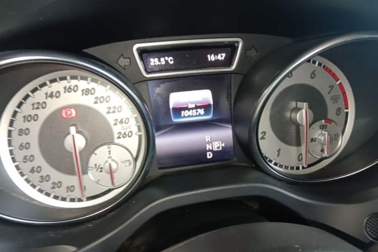 Used Mercedes-Benz GLA 2016 GLA 200 Fashion Model Odometer Close Up
