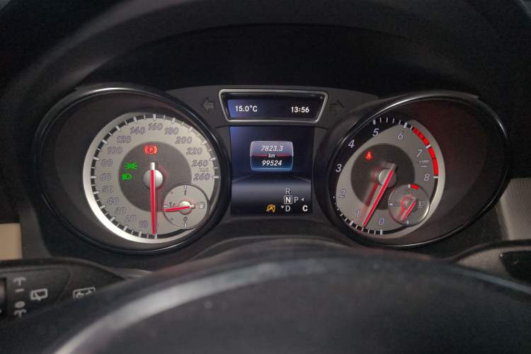 Used Mercedes-Benz GLA 2016 GLA 200 Sport Edition Odometer Close Up