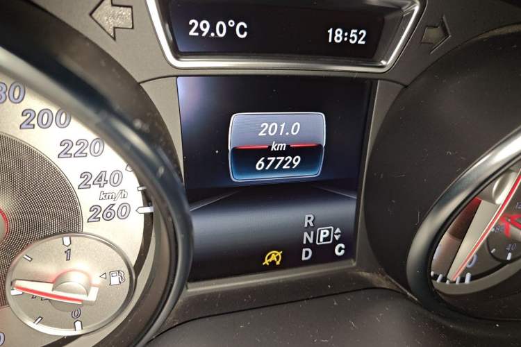 Used Mercedes-Benz GLA 2016 GLA 200 Fashion Model Odometer Close Up