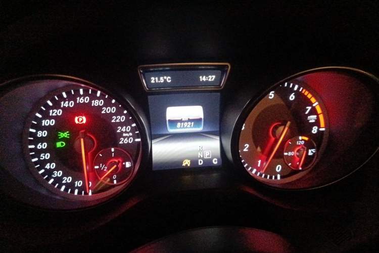 Used Mercedes-Benz GLA 2016 GLA 200 Fashion Model Odometer Close Up