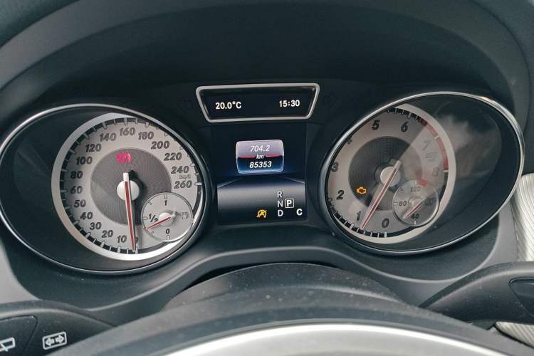 Used Mercedes-Benz GLA 2016 GLA 200 Fashion Model Odometer Close Up
