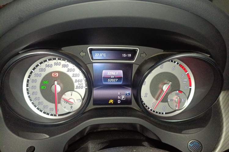 Used Mercedes-Benz GLA 2016 GLA 220 4MATIC Fashion Edition Odometer Close Up