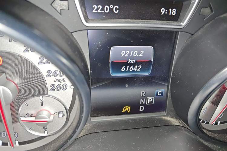 Used Mercedes-Benz GLA 2016 GLA 200 Fashion Model Odometer Close Up