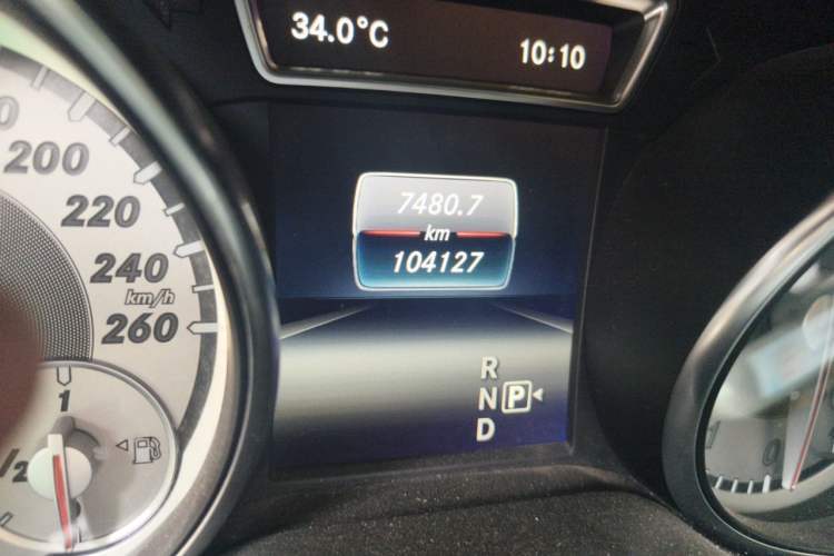 Used Mercedes-Benz GLA 2016 GLA 220 4MATIC Fashion Edition Odometer Close Up