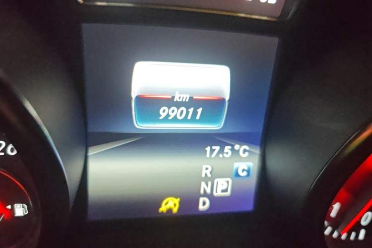 Used Mercedes-Benz GLA 2016 GLA 220 4MATIC Fashion Edition Odometer Close Up